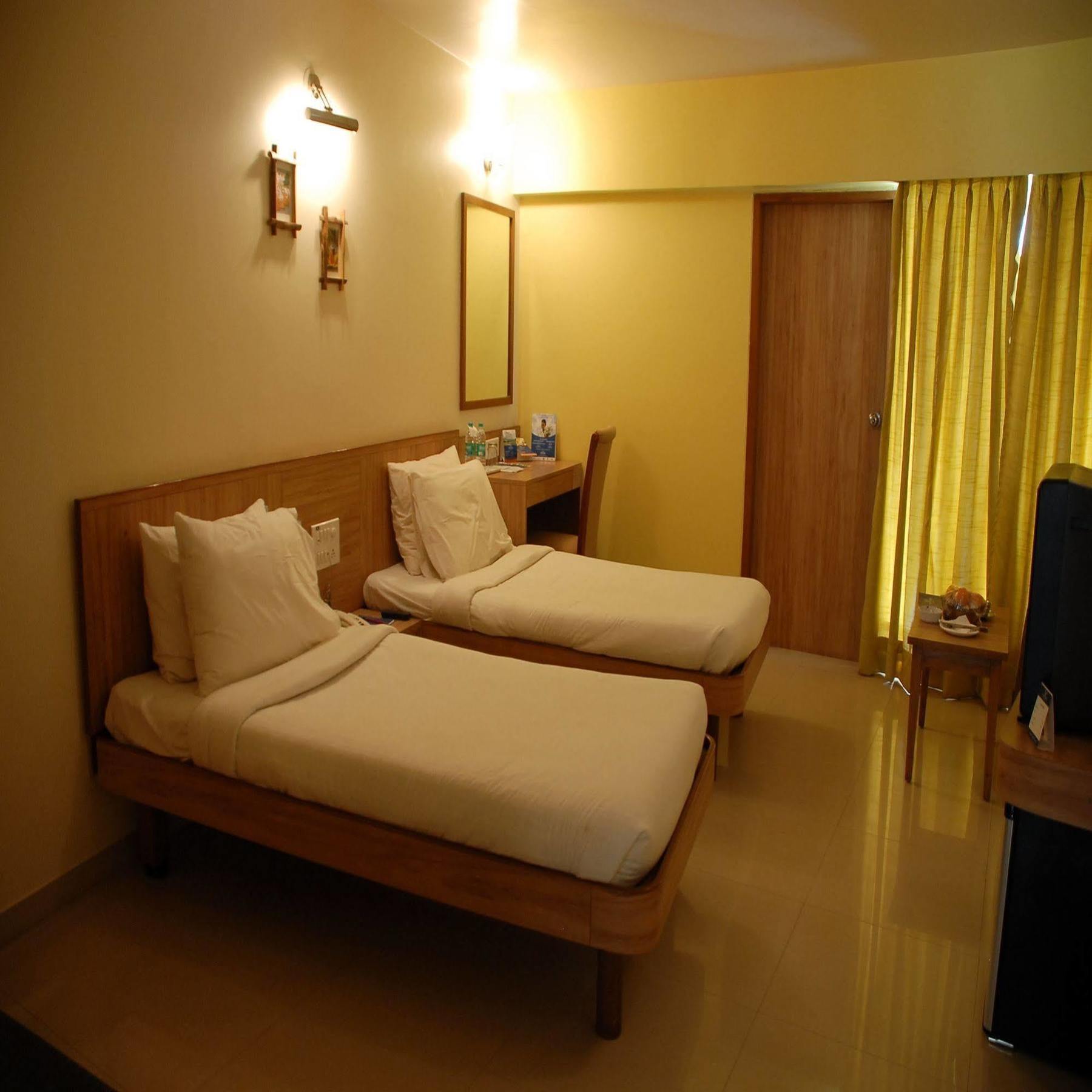 Sahil Sarovar Portico Lonavala Esterno foto