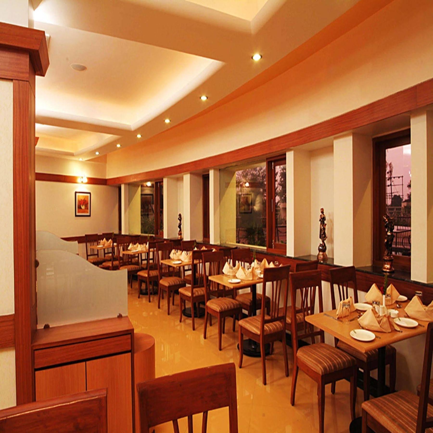 Sahil Sarovar Portico Lonavala Esterno foto
